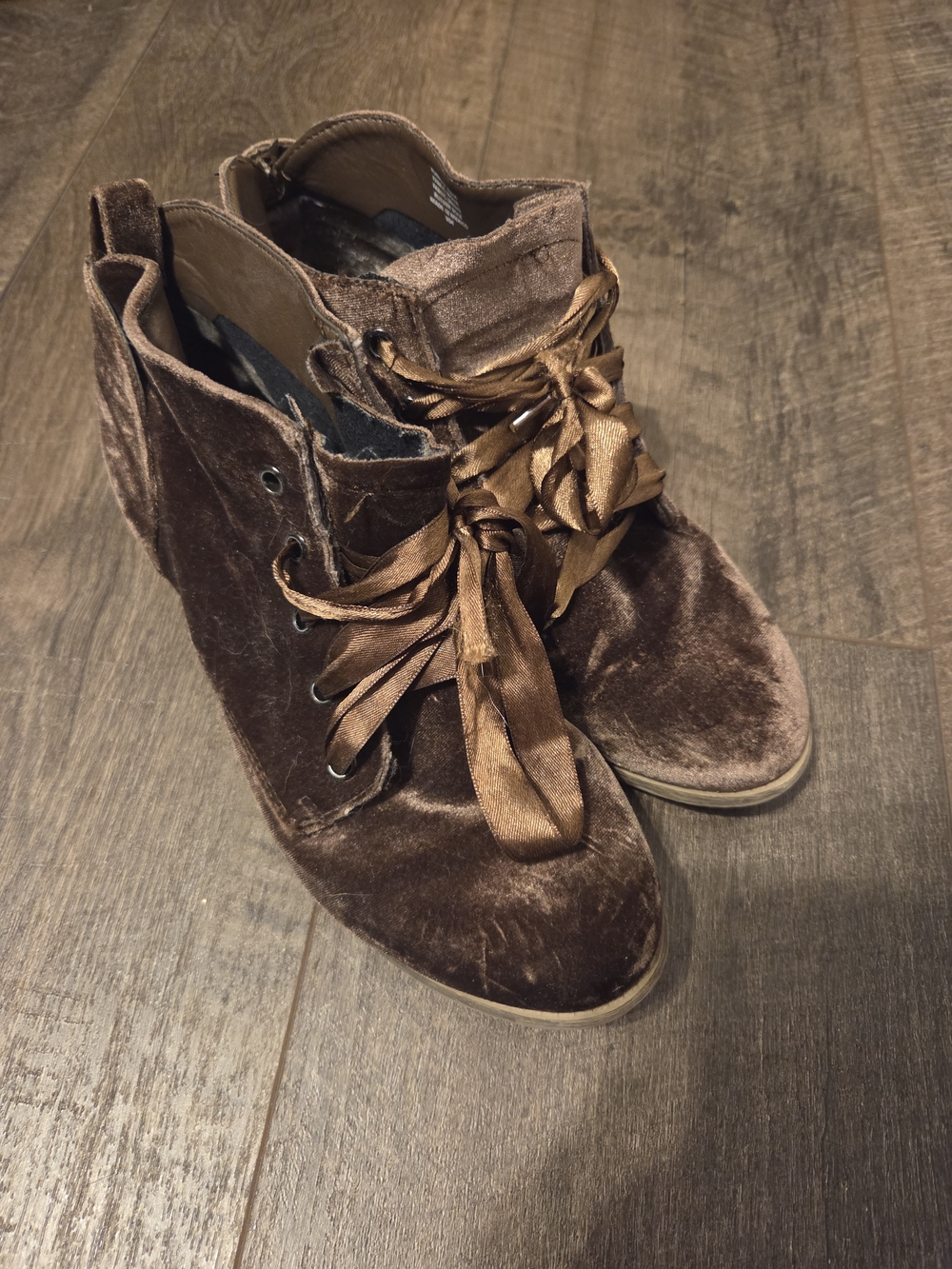 Steve MADDEN Velvet Lace-Up Ankle Boots - Brown